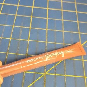Revlon Kiss Plumping Lip Crème 515 Almond Suede 7.1g New Sealed Tube